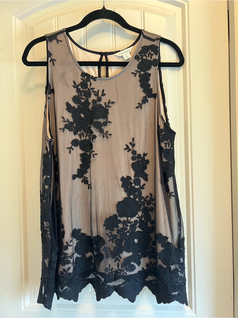 Sundance NWOT Embroidered Sheer Sleeveless Top Sz M